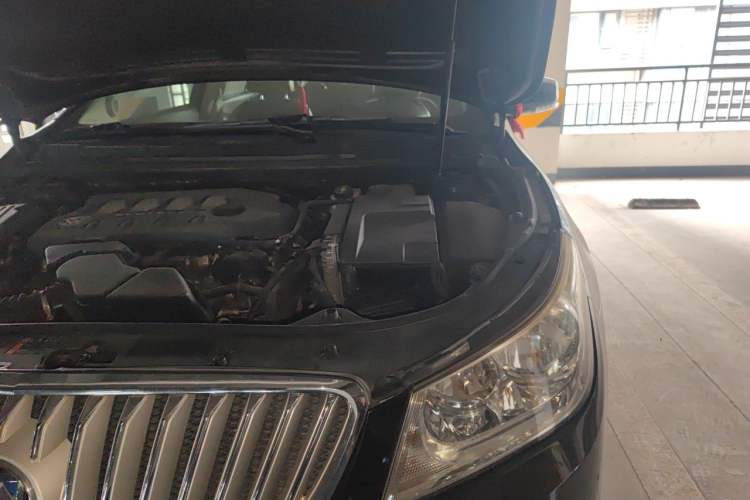 Used Buick LaCrosse 2012 2.4L SIDI Elegant Edition Engine Bay Left