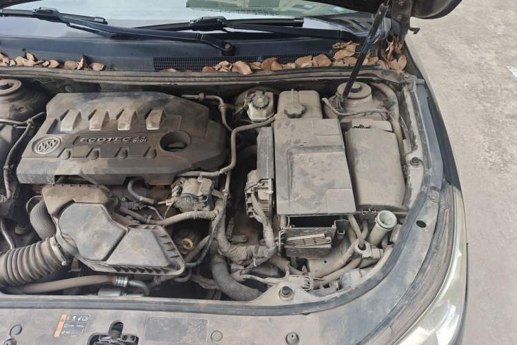 Used Buick LaCrosse 2012 2.4L SIDI Elegant Edition Engine Bay Left