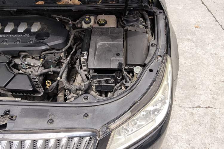 Used Buick LaCrosse 2012 2.4L SIDI Elegant Edition Engine Bay Left