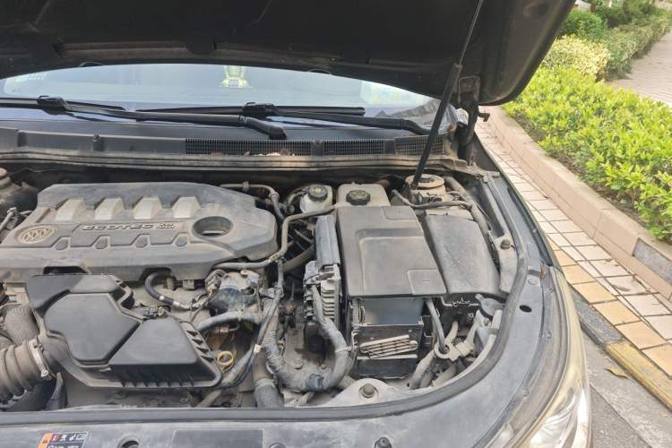 Used Buick LaCrosse 2012 2.4L SIDI Luxury Edition Engine Bay Left