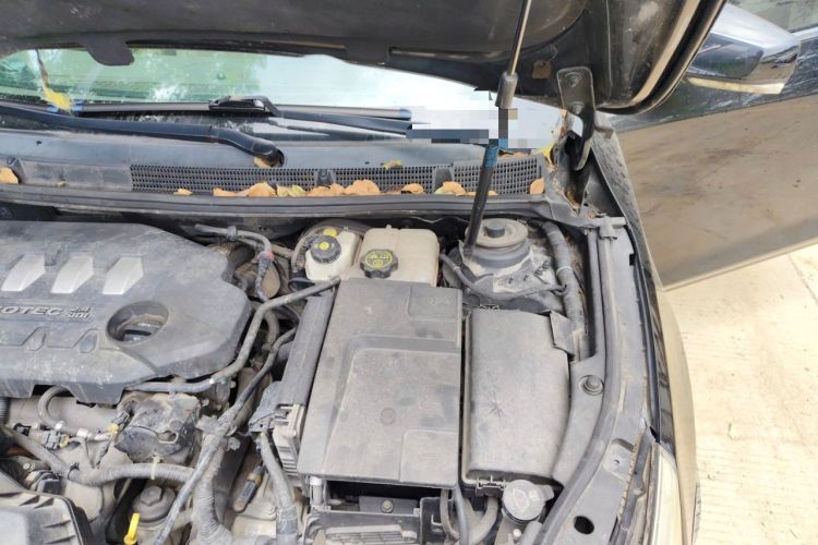 Used Buick LaCrosse 2012 2.4L SIDI Haoya Edition Engine Bay Left
