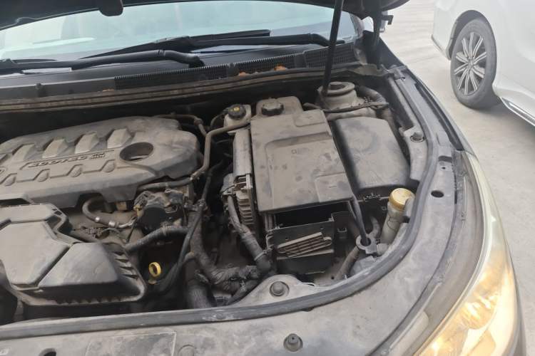 Used Buick LaCrosse 2012 2.4L SIDI Elegant Edition Engine Bay Left