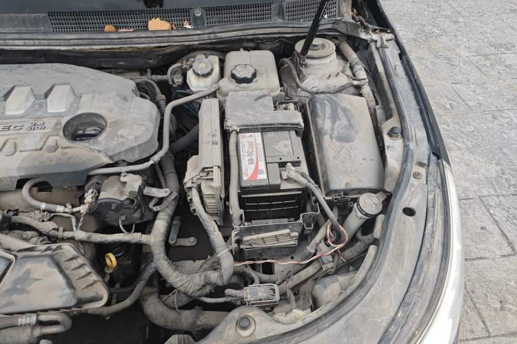 Used Buick LaCrosse 2012 2.4L SIDI Luxury Edition Engine Bay Left