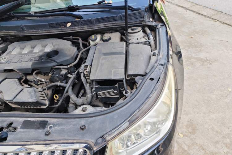 Used Buick LaCrosse 2012 2.4L SIDI Elegant Edition Engine Bay Left