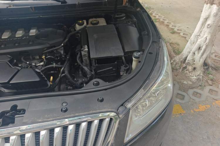 Used Buick LaCrosse 2012 2.4L SIDI Elegant Edition Engine Bay Left