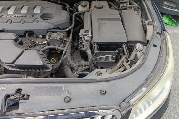 Used Buick LaCrosse 2012 2.4L SIDI Luxury Edition Engine Bay Left
