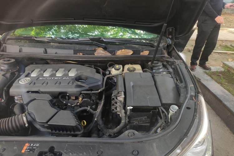 Used Buick LaCrosse 2012 2.0T Haoya Edition Engine Bay Left