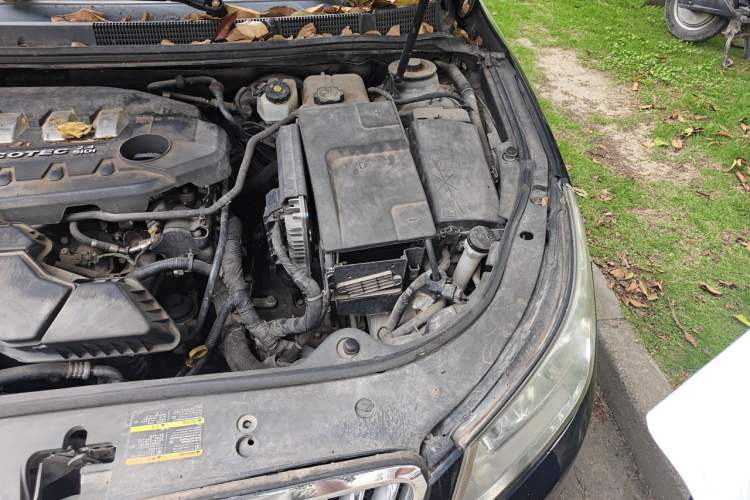 Used Buick LaCrosse 2012 2.4L SIDI Elegant Edition Engine Bay Left