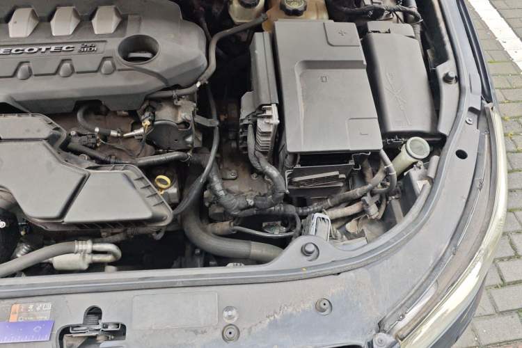 Used Buick LaCrosse 2012 2.4L SIDI Luxury Edition Engine Bay Left