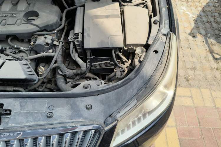 Used Buick LaCrosse 2012 2.4L SIDI Luxury Edition Engine Bay Left