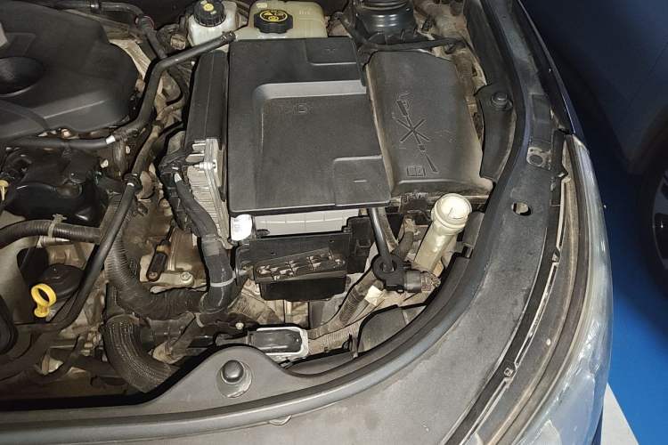 Used Buick LaCrosse 2012 2.4L SIDI Luxury Edition Engine Bay Left