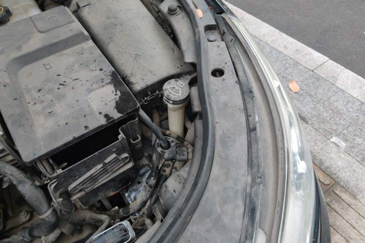 Used Buick LaCrosse 2012 2.4L SIDI Elegant Edition Engine Bay Left