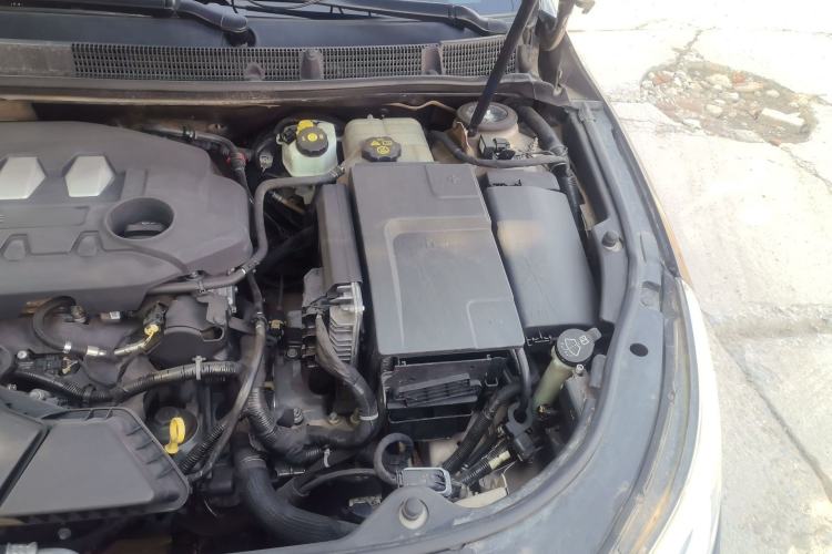 Used Buick LaCrosse 2012 2.4L SIDI Luxury Edition Engine Bay Left