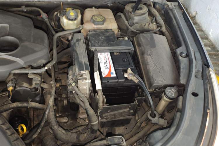 Used Buick LaCrosse 2012 2.4L SIDI Elegant Edition Engine Bay Left