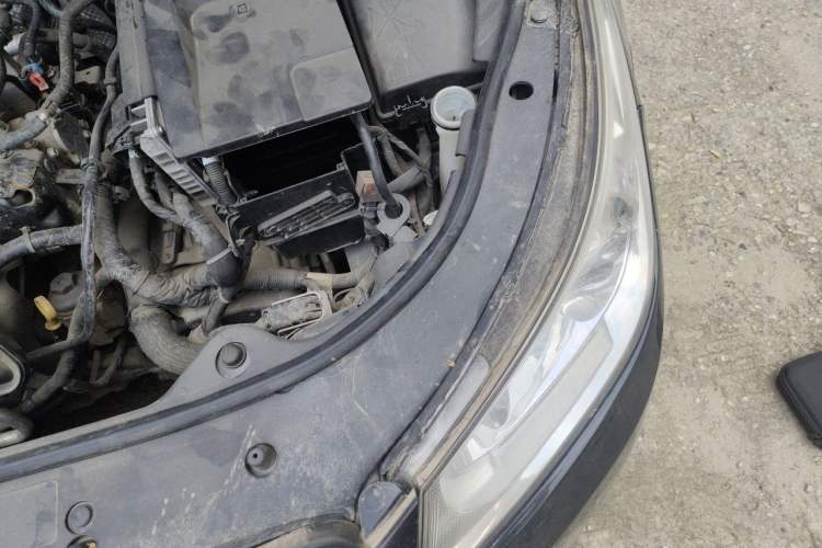 Used Buick LaCrosse 2012 2.4L SIDI Elegant Edition Engine Bay Left