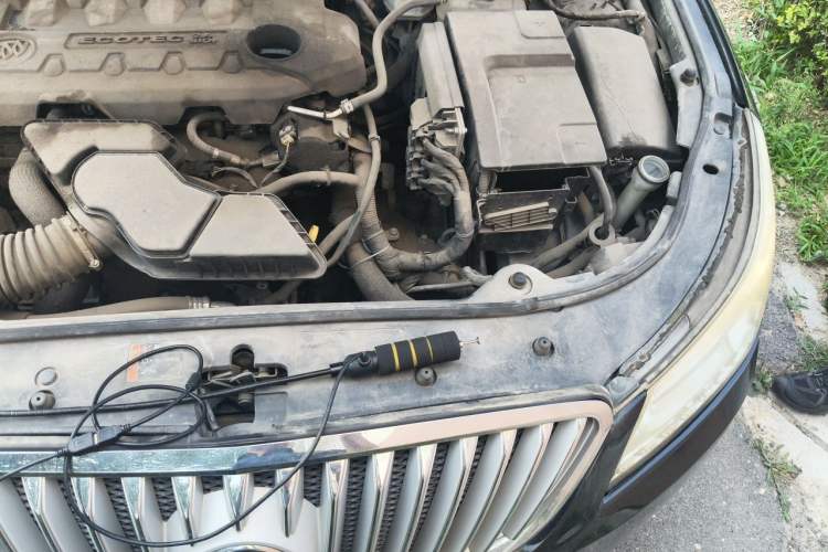 Used Buick LaCrosse 2012 2.4L SIDI Elegant Edition Engine Bay Left