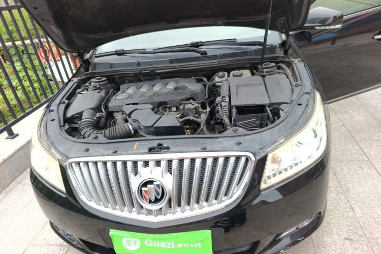 Used Buick LaCrosse 2012 2.4L SIDI Luxury Edition Engine Bay