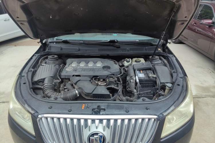 Used Buick LaCrosse 2012 2.4L SIDI Elegant Edition Engine Bay
