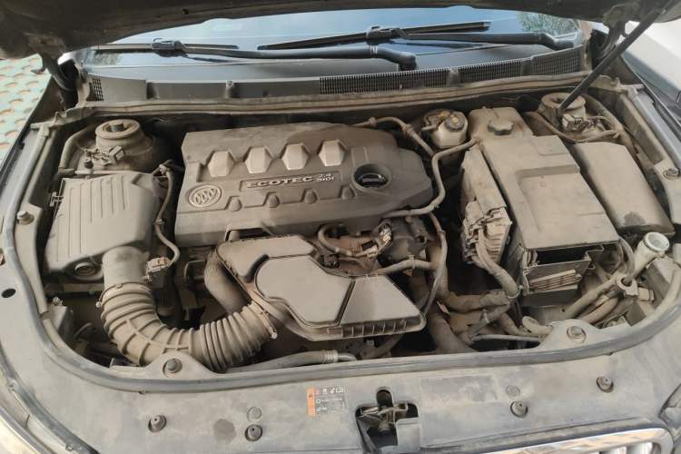 Used Buick LaCrosse 2012 2.4L SIDI Luxury Edition Engine Bay