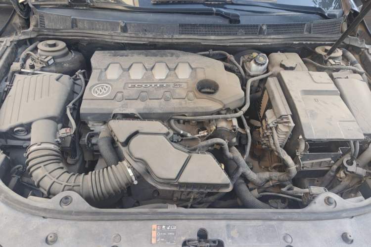 Used Buick LaCrosse 2012 2.4L SIDI Luxury Edition Engine Bay