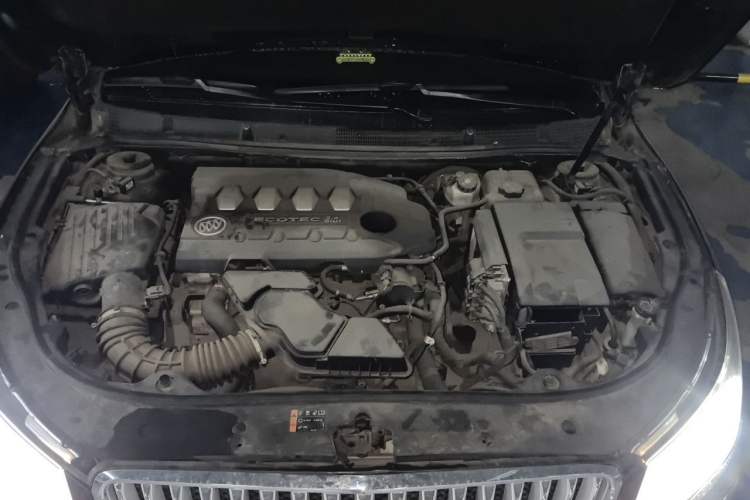 Used Buick LaCrosse 2012 2.4L SIDI Luxury Edition Engine Bay