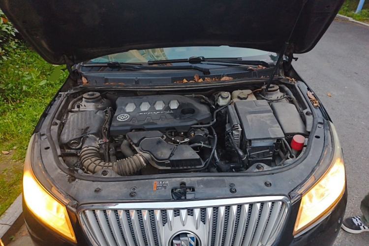 Used Buick LaCrosse 2012 2.4L SIDI Elegant Edition Engine Bay