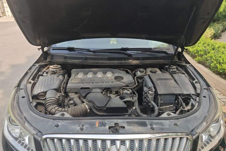 Used Buick LaCrosse 2012 2.4L SIDI Luxury Edition Engine Bay