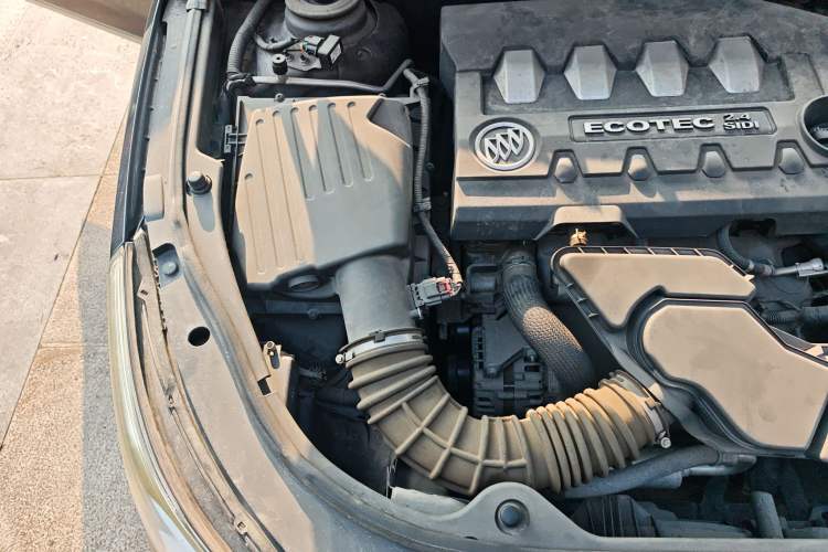 Used Buick LaCrosse 2012 2.4L SIDI Luxury Edition Engine Bay Right