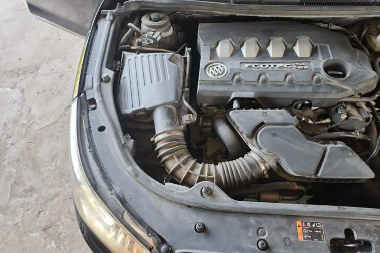 Used Buick LaCrosse 2012 2.4L SIDI Luxury Edition Engine Bay Right