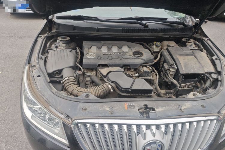 Used Buick LaCrosse 2012 2.4L SIDI Elegant Edition Engine Bay Right