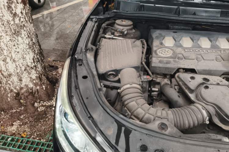 Used Buick LaCrosse 2012 2.4L SIDI Luxury Edition Engine Bay Right