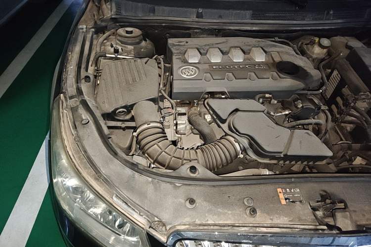 Used Buick LaCrosse 2012 2.4L SIDI Elegant Edition Engine Bay Right