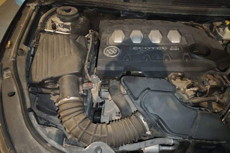 Used Buick LaCrosse 2012 2.4L SIDI Elegant Edition Engine Bay Right