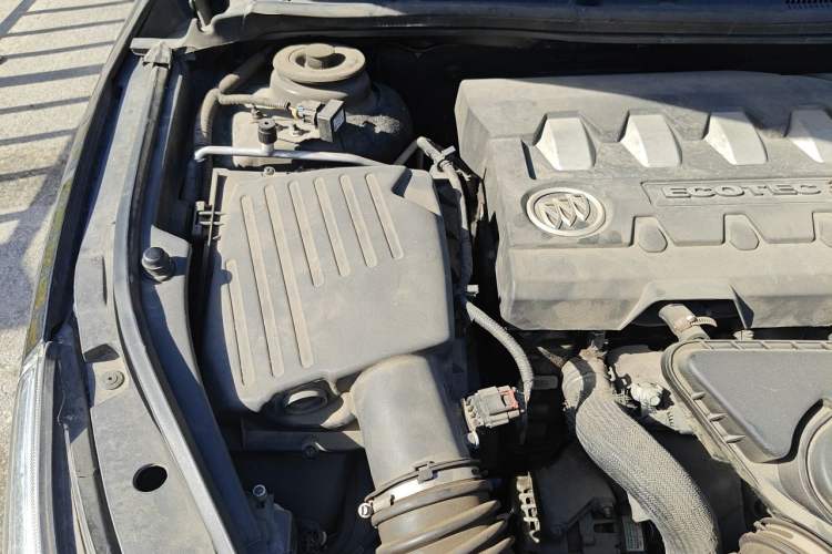 Used Buick LaCrosse 2012 2.4L SIDI Luxury Edition Engine Bay Right