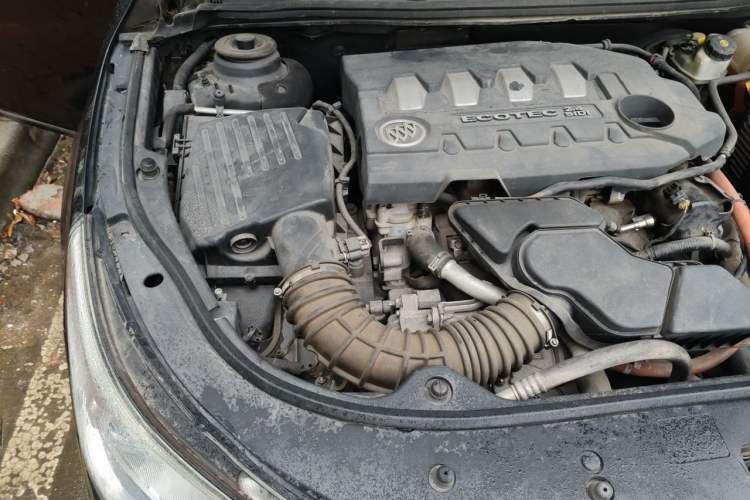 Used Buick LaCrosse 2012 eAssist 2.4L Luxury Edition Engine Bay Right
