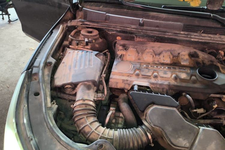 Used Buick LaCrosse 2012 2.4L SIDI Luxury Edition Engine Bay Right