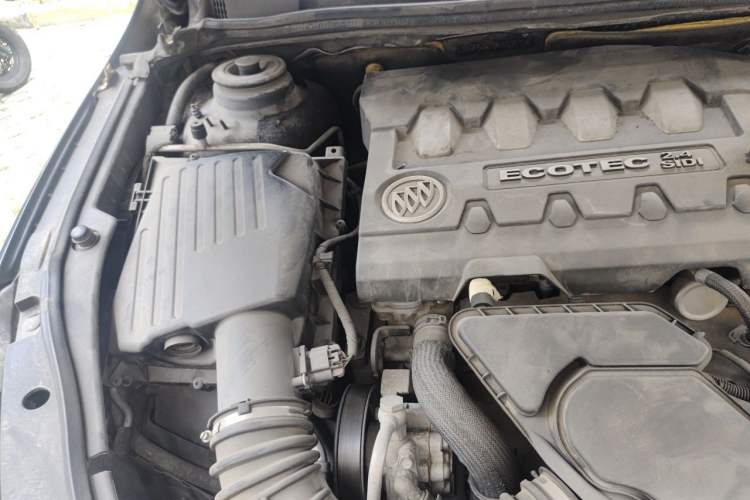 Used Buick LaCrosse 2012 2.4L SIDI Elegant Edition Engine Bay Right