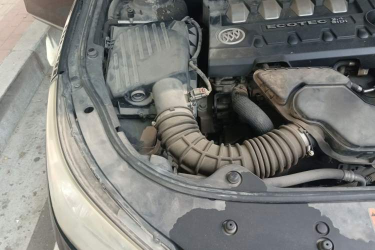 Used Buick LaCrosse 2012 2.4L SIDI Elegant Edition Engine Bay Right
