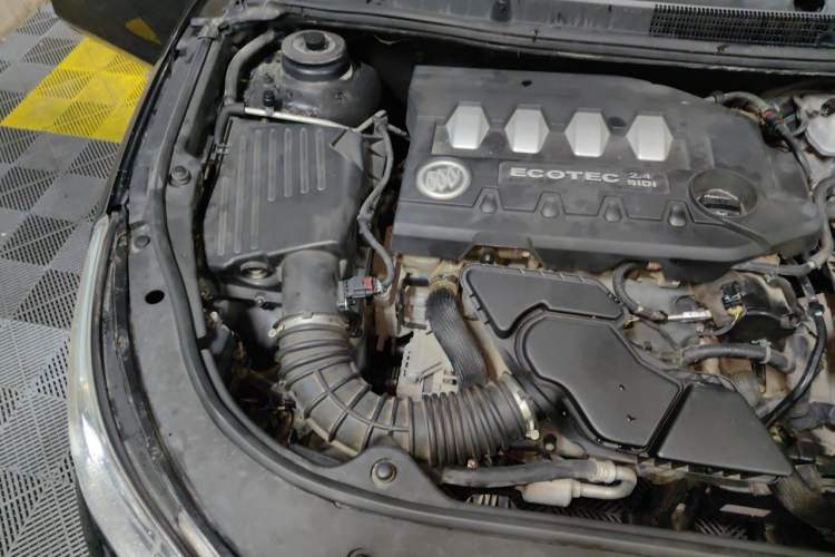 Used Buick LaCrosse 2012 2.4L SIDI Elegant Edition Engine Bay Right