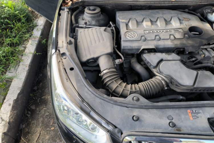 Used Buick LaCrosse 2012 2.4L SIDI Elegant Edition Engine Bay Right