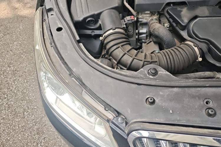 Used Buick LaCrosse 2012 2.4L SIDI Elegant Edition Engine Bay Right