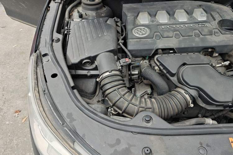 Used Buick LaCrosse 2012 2.4L SIDI Comfort Edition Engine Bay Right