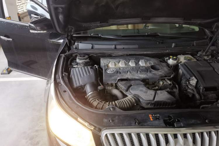 Used Buick LaCrosse 2012 2.4L SIDI Comfort Edition Engine Bay Right
