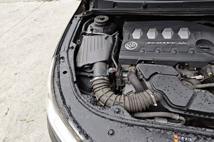 Used Buick LaCrosse 2012 2.4L SIDI Comfort Edition Engine Bay Right