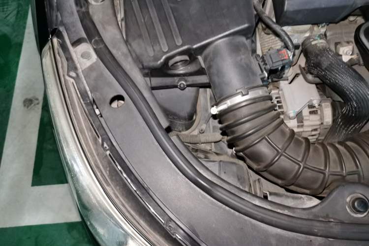 Used Buick LaCrosse 2012 2.4L SIDI Elegant Edition Engine Bay Right