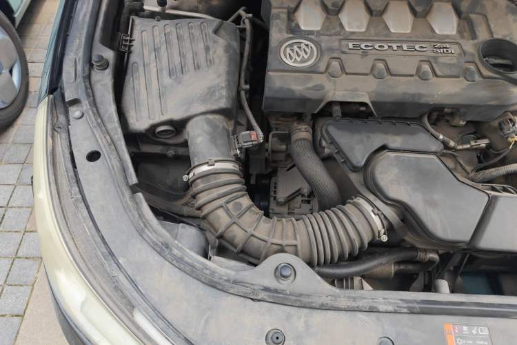 Used Buick LaCrosse 2012 2.4L SIDI Elegant Edition Engine Bay Right