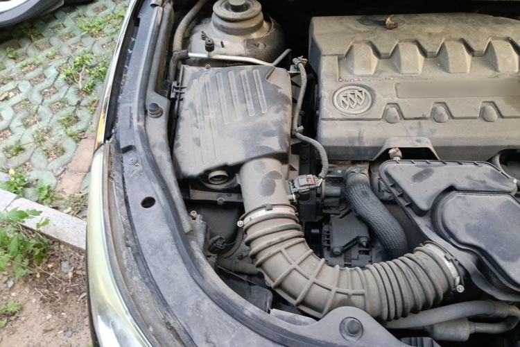 Used Buick LaCrosse 2012 2.4L SIDI Elegant Edition Engine Bay Right