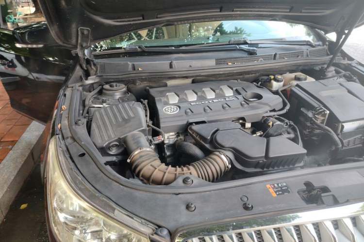 Used Buick LaCrosse 2012 2.4L SIDI Comfort Edition Engine Bay Right