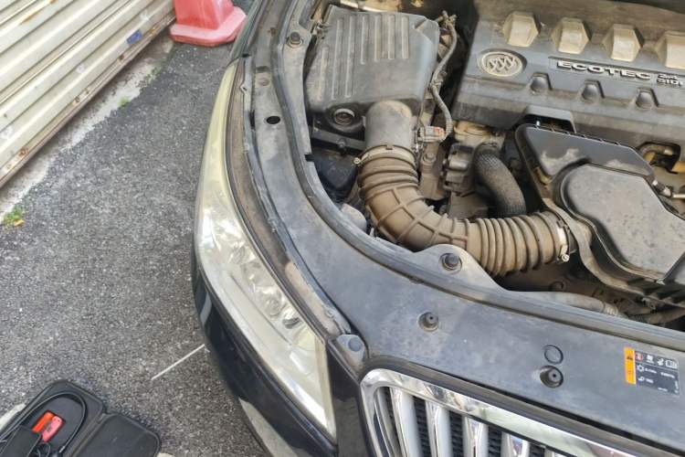 Used Buick LaCrosse 2012 2.4L SIDI Elegant Edition Engine Bay Right