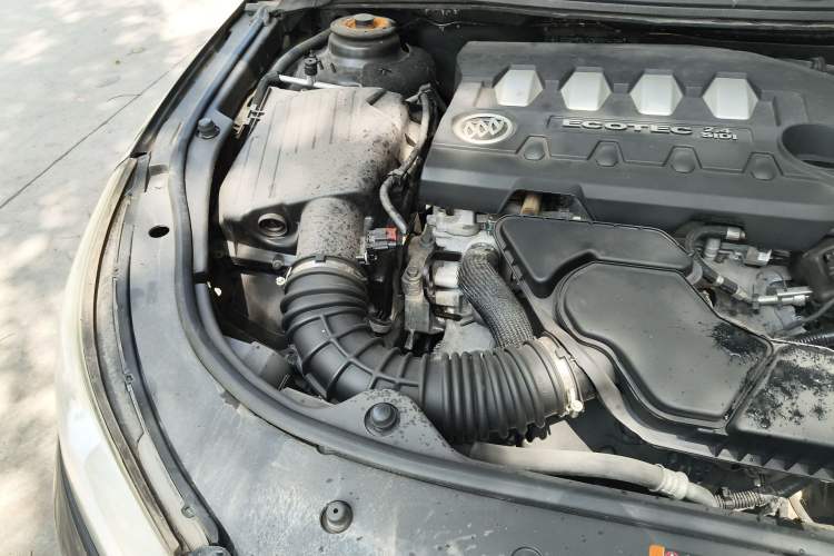Used Buick LaCrosse 2012 2.4L SIDI Elegant Edition Engine Bay Right